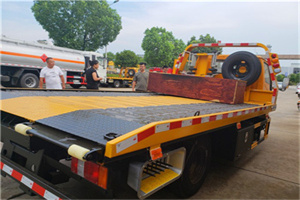 红花岗附近拖车电话号码服务