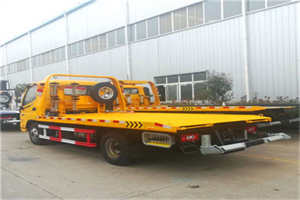 红花岗附近拖车救援搭电